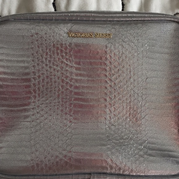 Victoria’s Secret cross body bag - Picture 2 of 7